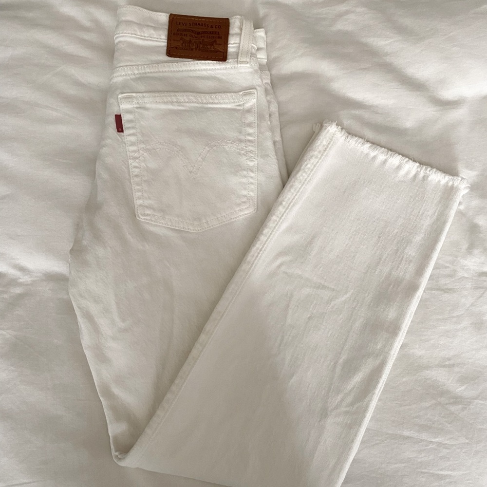 Levi’s “wedgie” white jeans